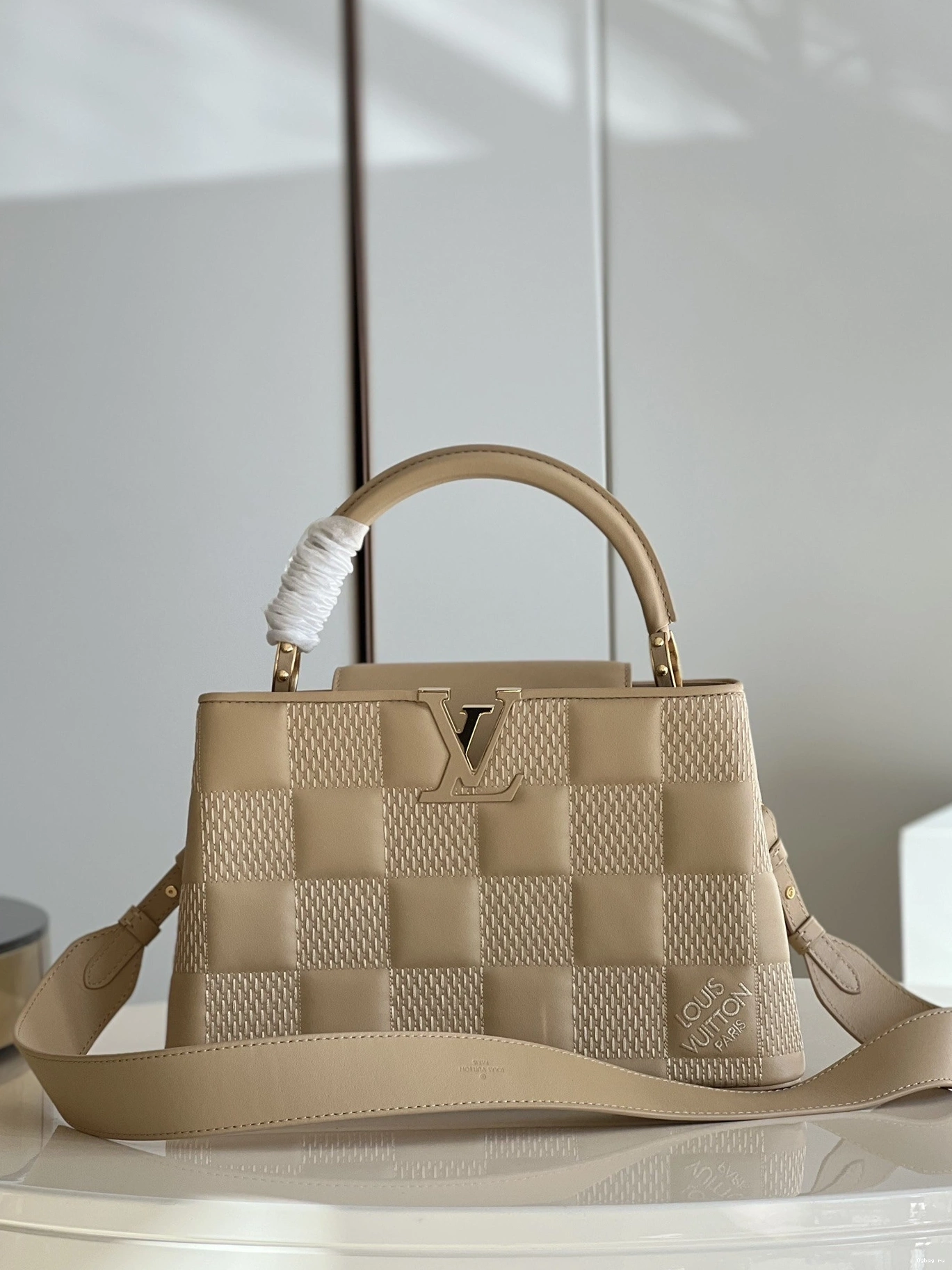 CAPUCINES MM VUITTON LOUIS 0816